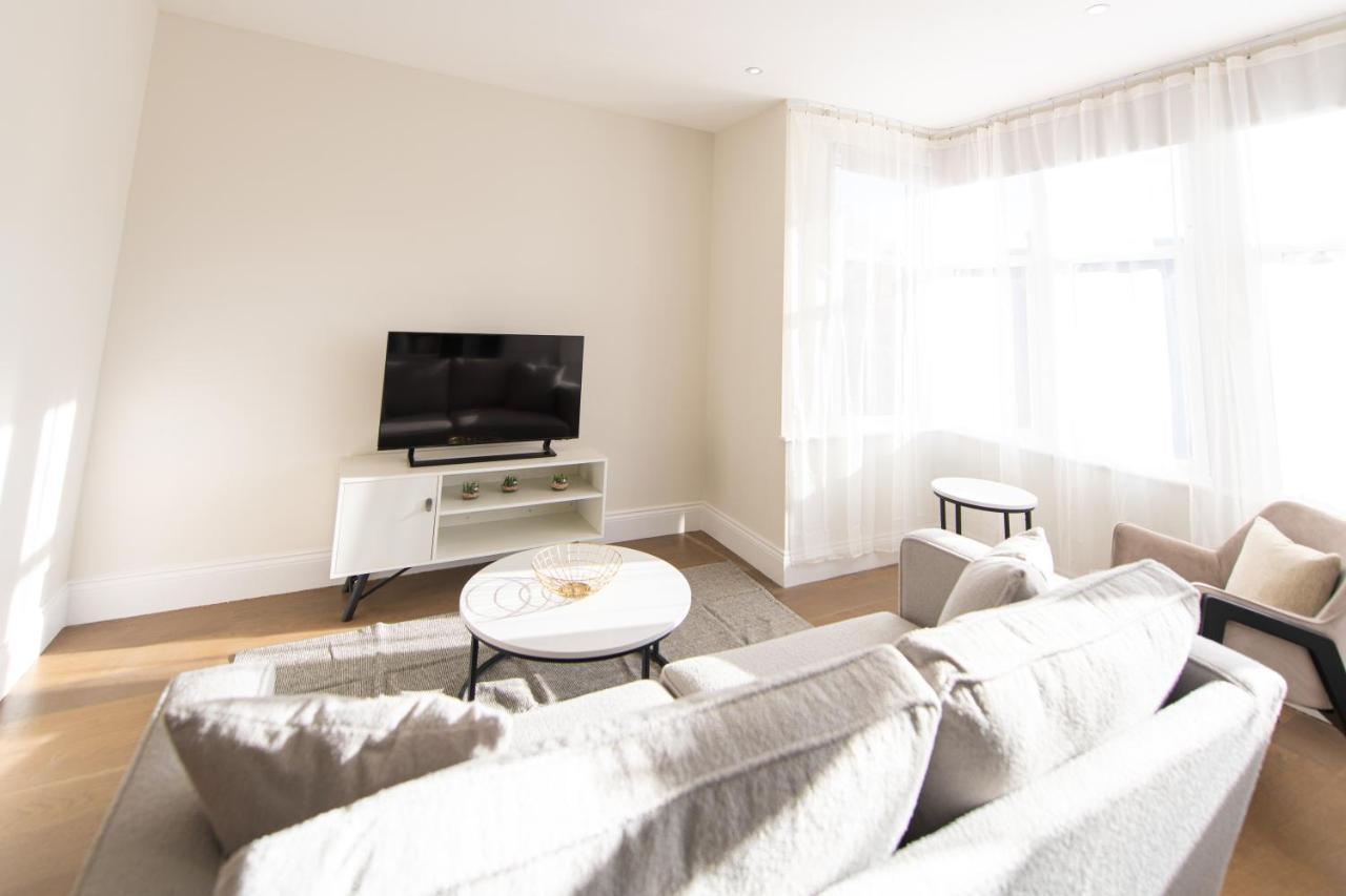 Aparthotel Ealing Residency Londra Esterno foto