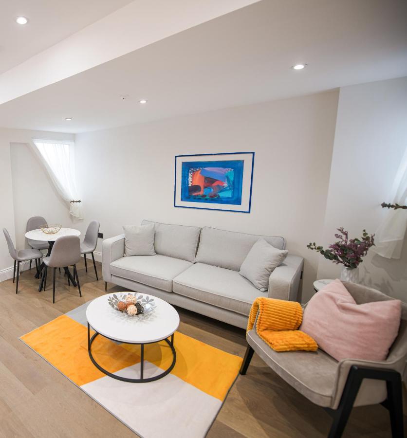 Aparthotel Ealing Residency Londra Esterno foto