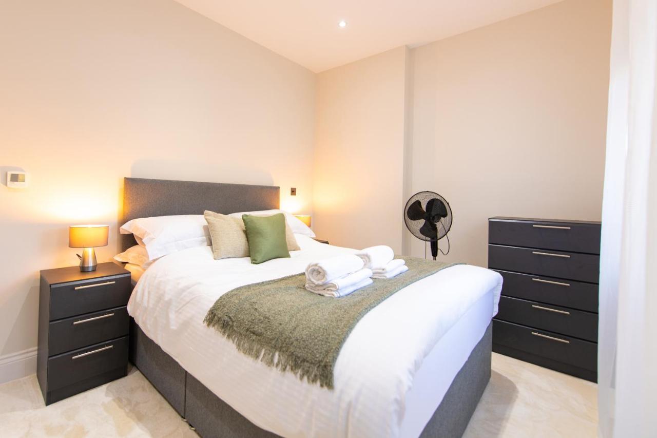 Aparthotel Ealing Residency Londra Esterno foto