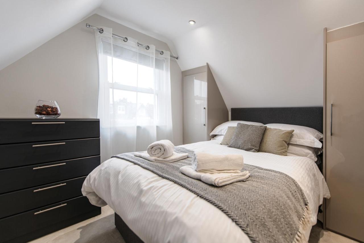 Aparthotel Ealing Residency Londra Esterno foto