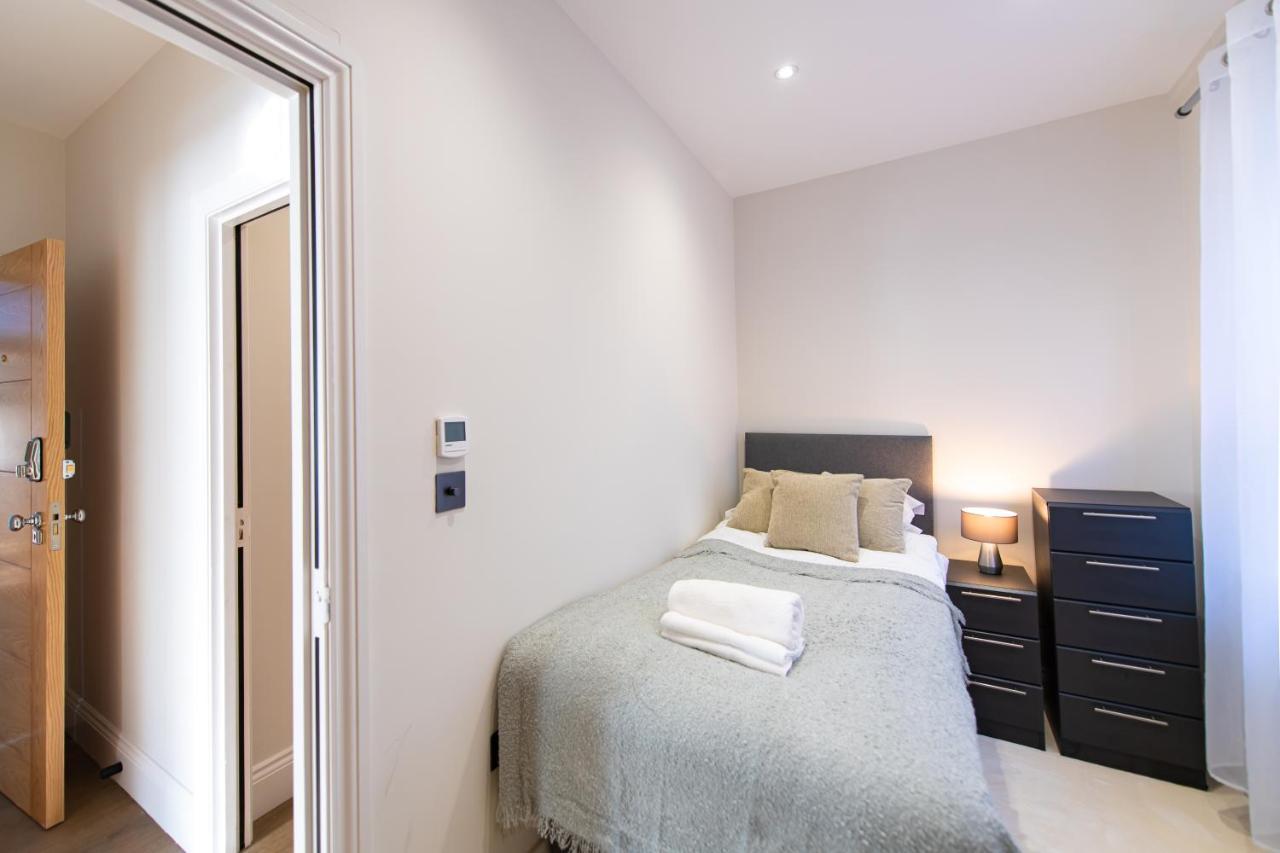 Aparthotel Ealing Residency Londra Esterno foto