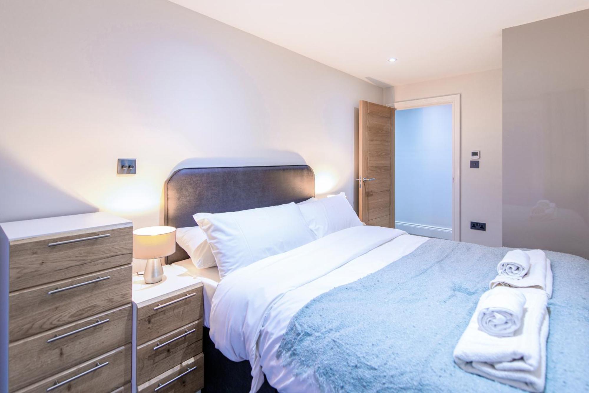 Aparthotel Ealing Residency Londra Esterno foto