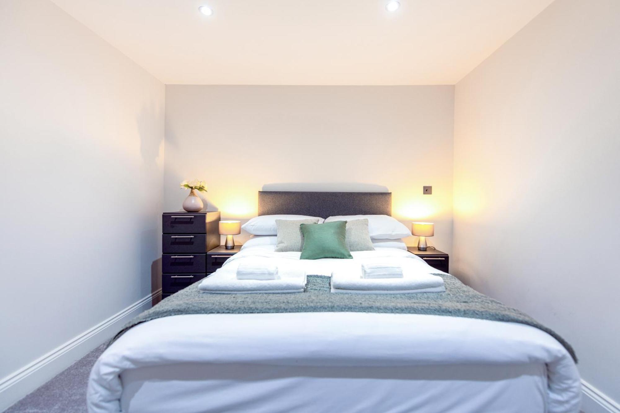 Aparthotel Ealing Residency Londra Esterno foto