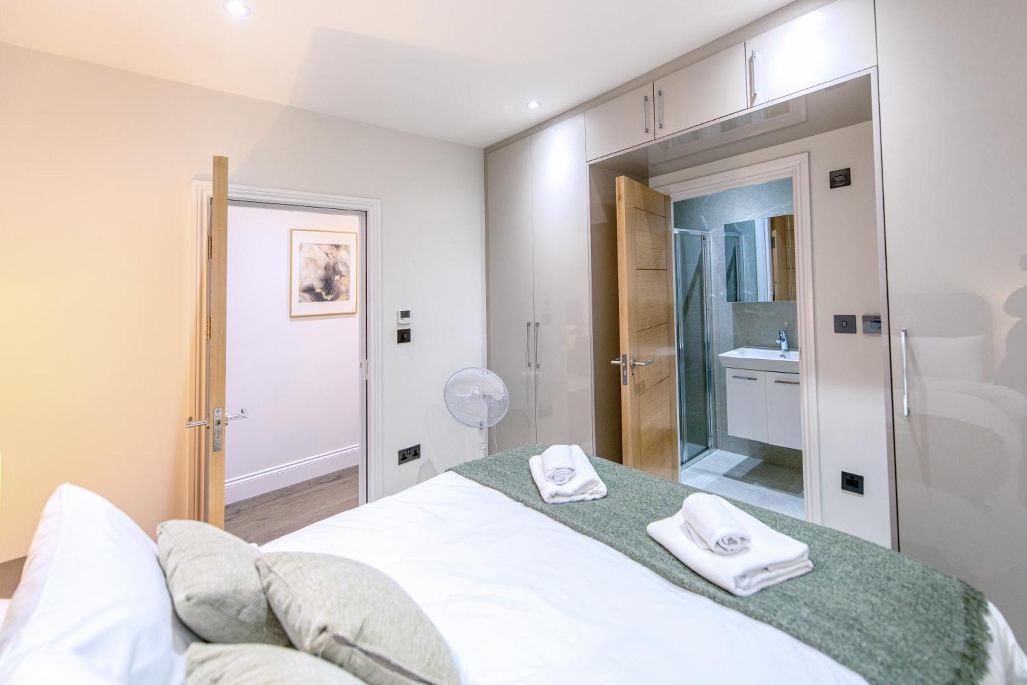 Aparthotel Ealing Residency Londra Esterno foto