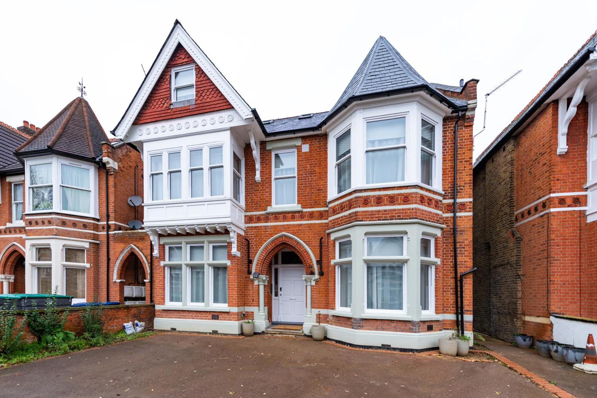 Aparthotel Ealing Residency Londra Esterno foto