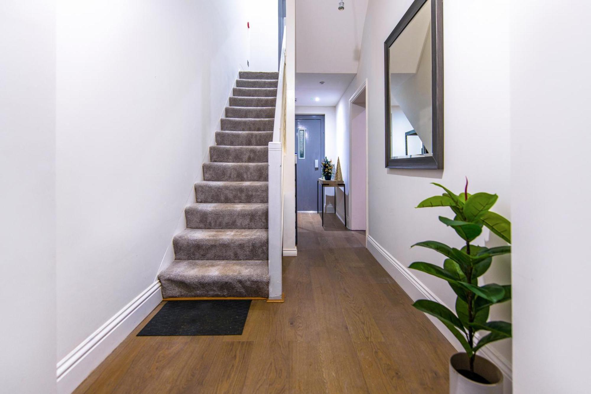 Aparthotel Ealing Residency Londra Esterno foto